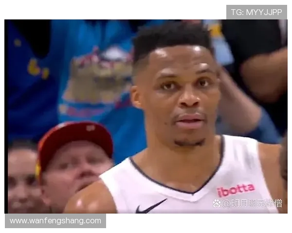 爱德华兹第三节火力全开独得17分威少助攻表现不俗贡献7分